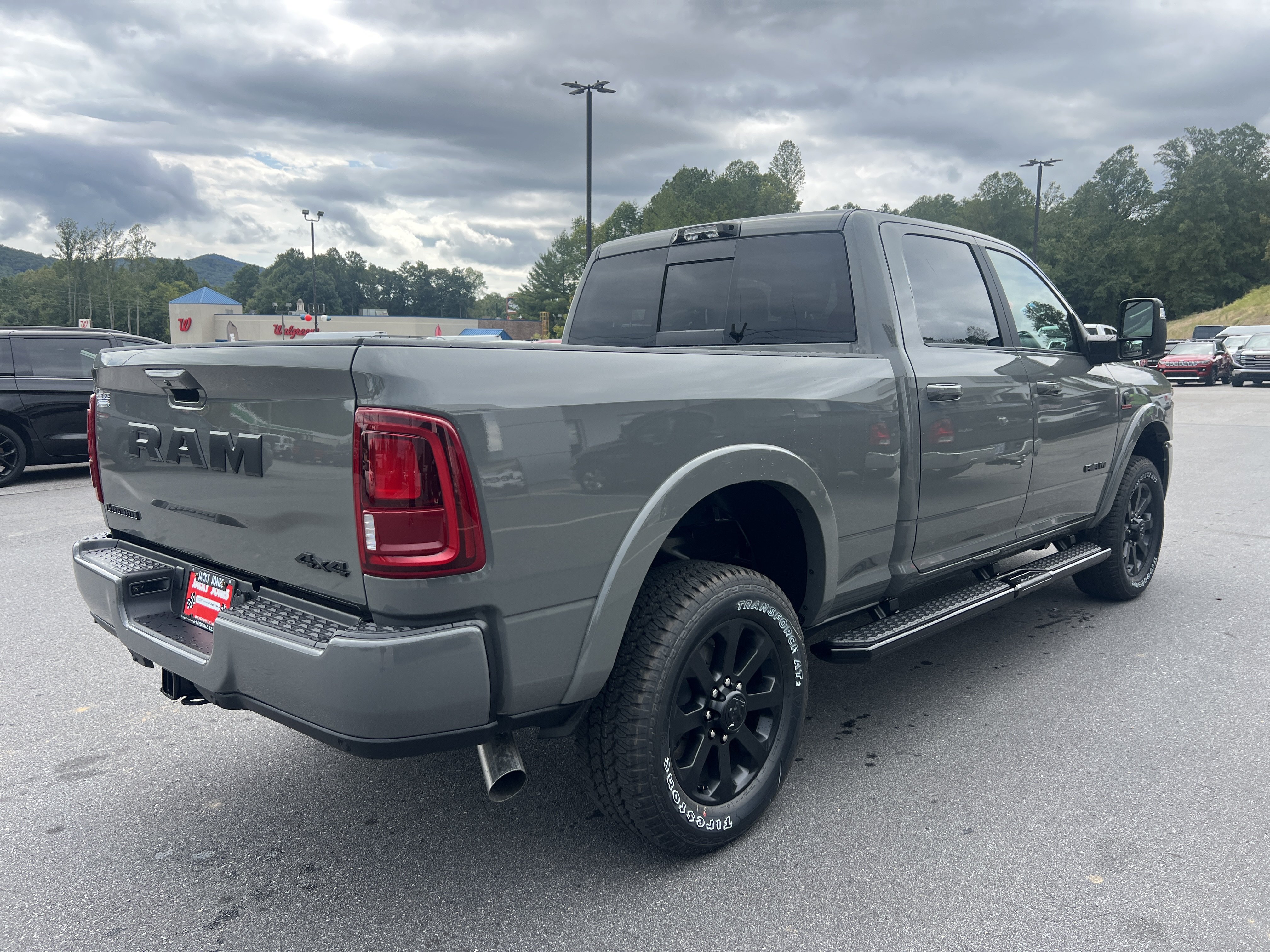 New 2027 RAM 2500 Laramie AWD/4WD image 3