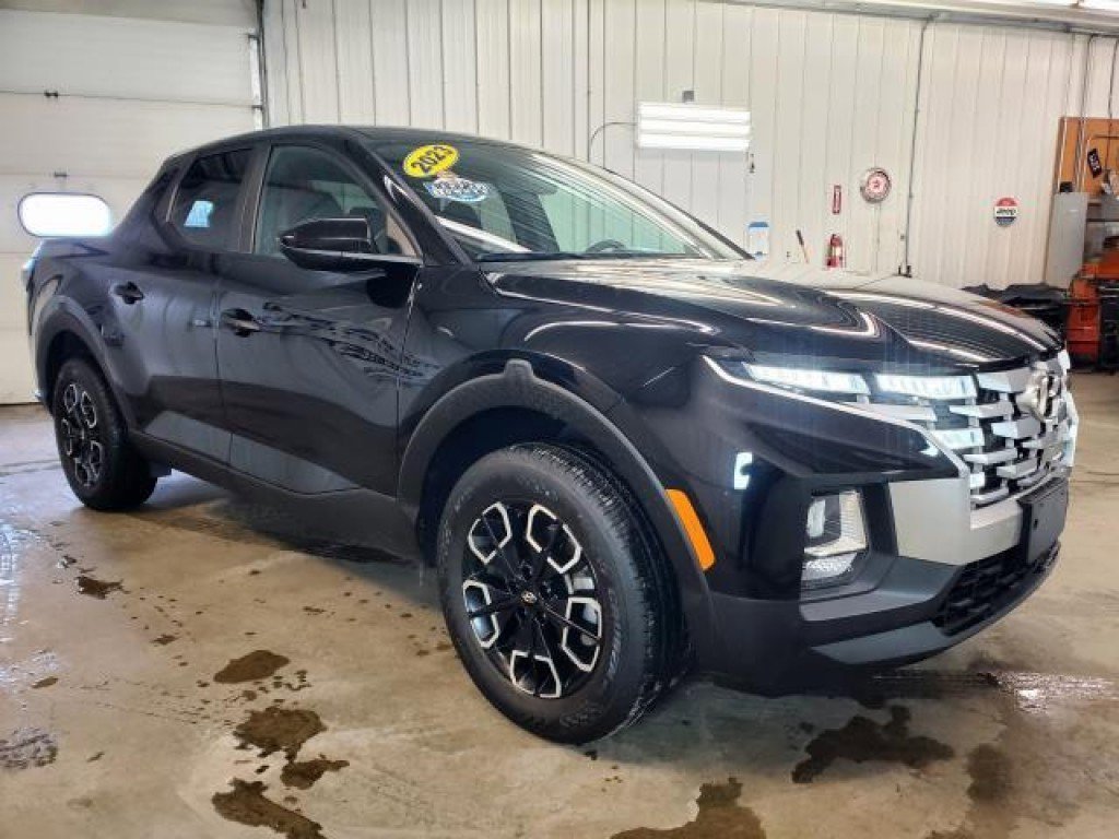 Used 2023 Hyundai Santa Cruz SE w/ Cargo Package image 2