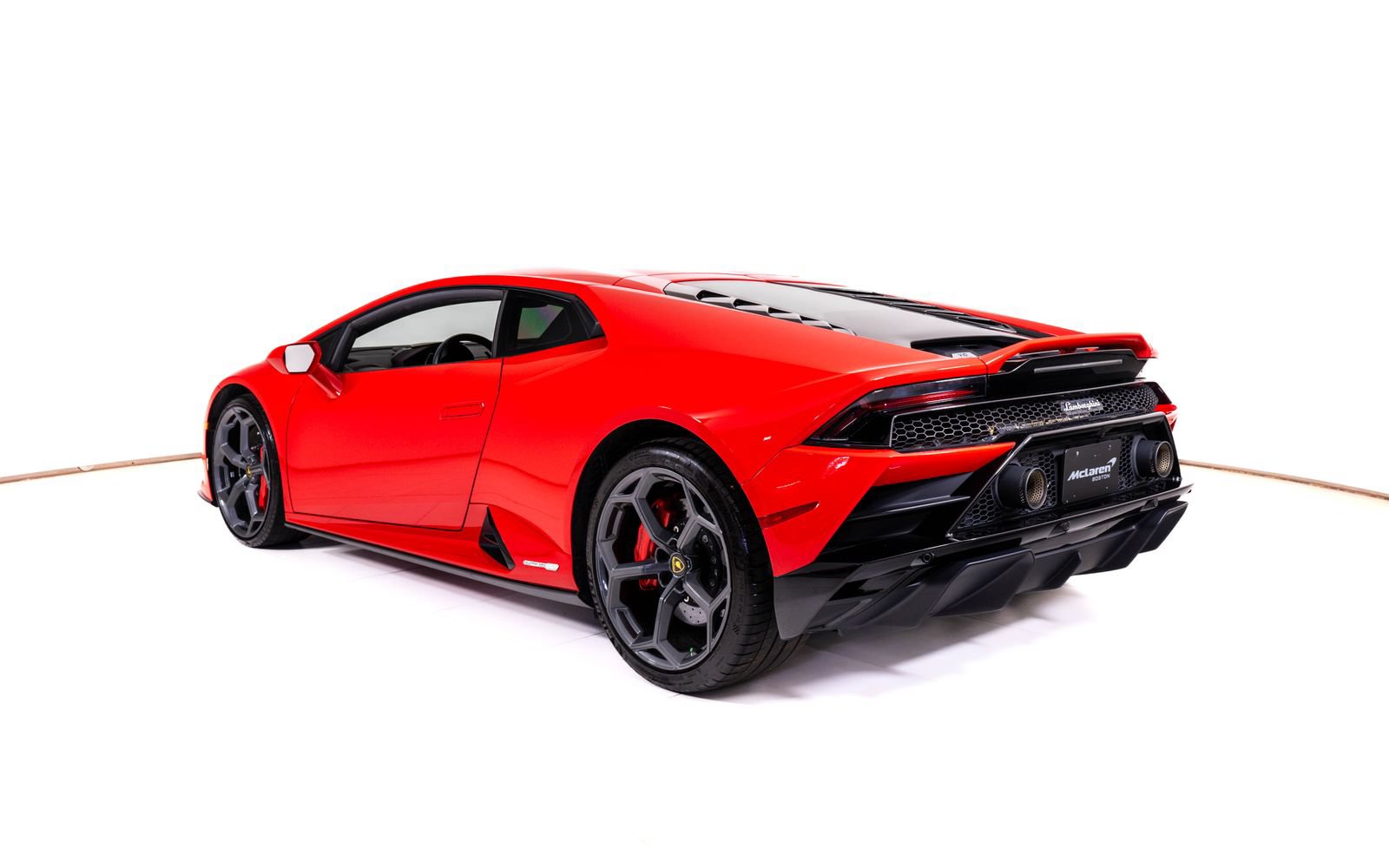 Used 2021 Lamborghini Huracan EVO RWD image 3