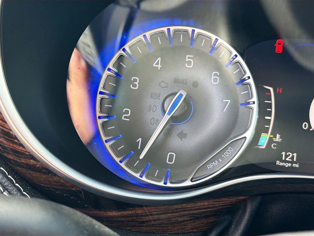 Used 2023 Chrysler Pacifica Limited image 42