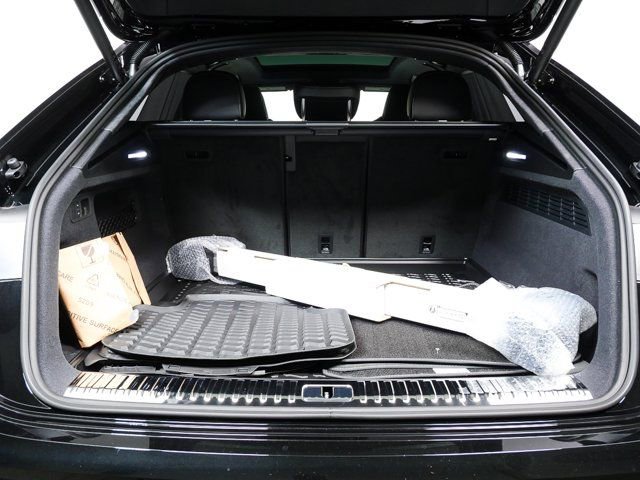 New 2026 Audi SQ8 Prestige image 29