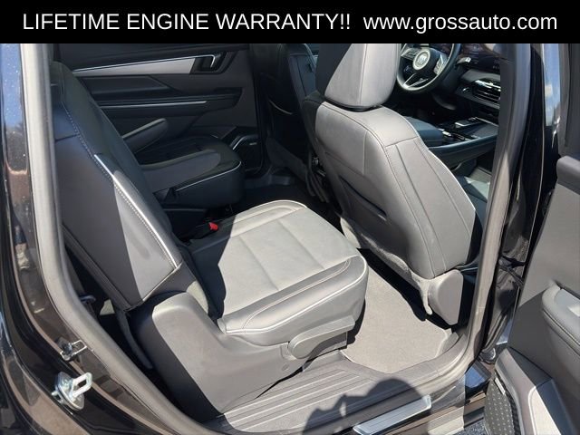 Used 2025 Buick Enclave Preferred AWD/4WD image 10