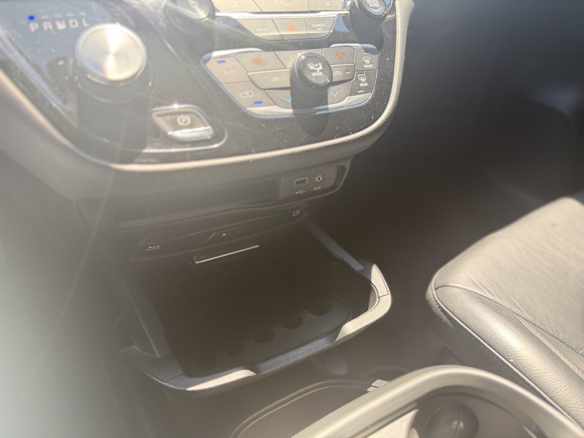 Used 2018 Chrysler Pacifica Touring-L Plus FWD image 21