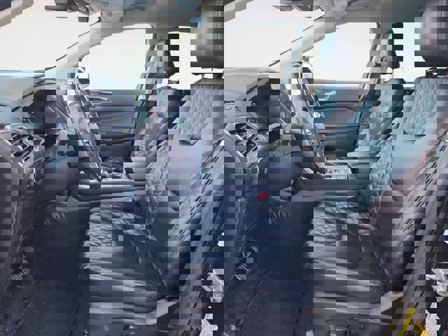 Used 2024 Ford Edge Titanium image 9