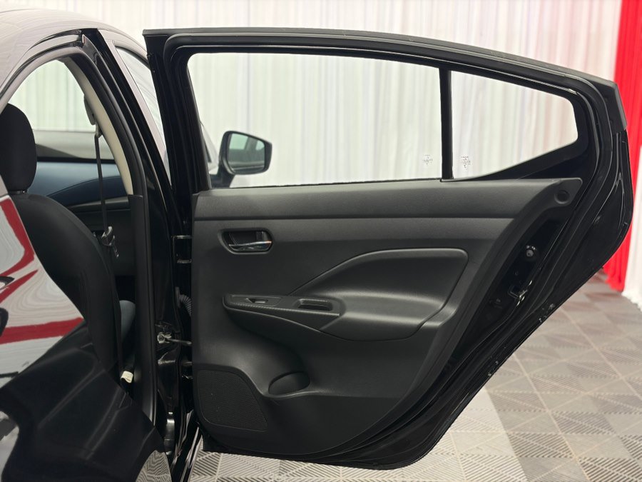 Used 2023 Nissan Versa SV FWD image 17