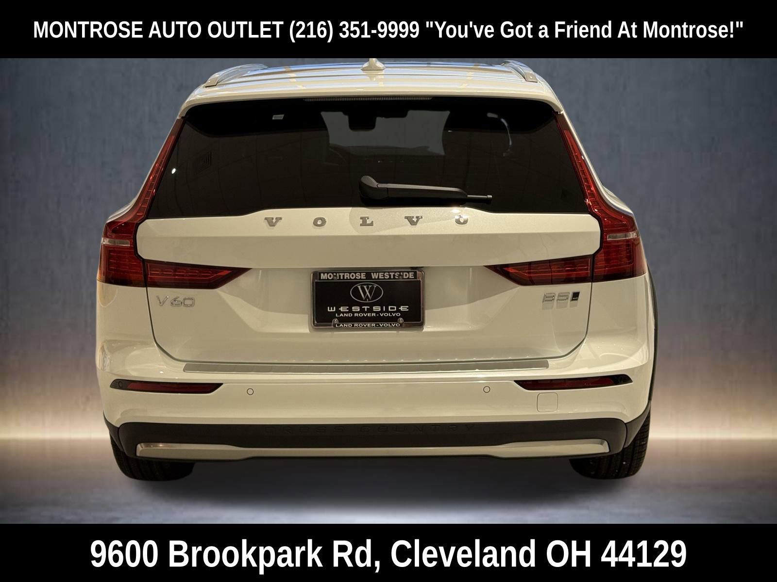 New 2026 Volvo V60 B5 Cross Country Ultra w/ Protection Package Premier image 4