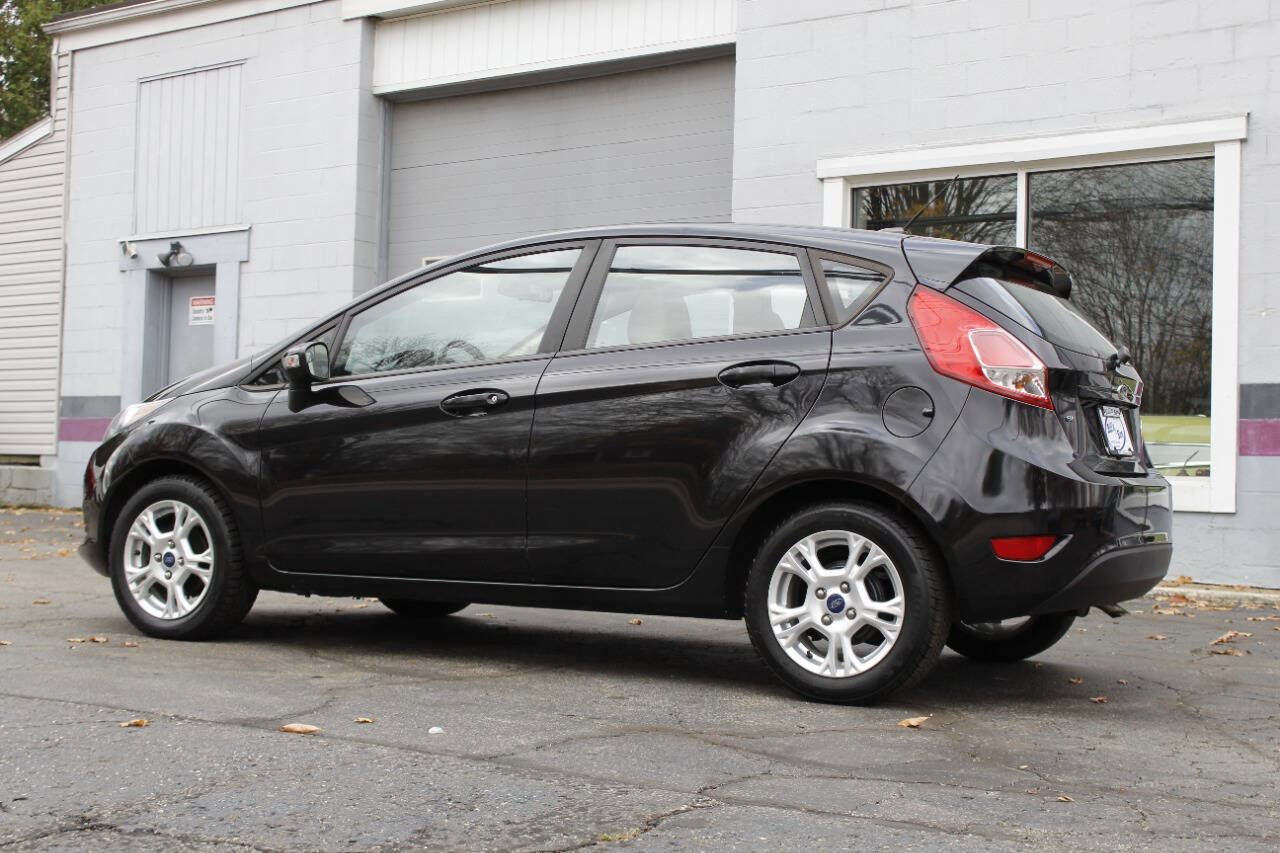 Used 2015 Ford Fiesta SE image 8