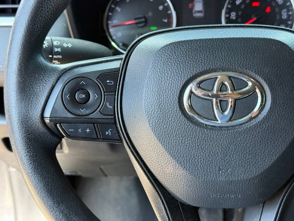 Used 2022 Toyota RAV4 XLE AWD/4WD image 15