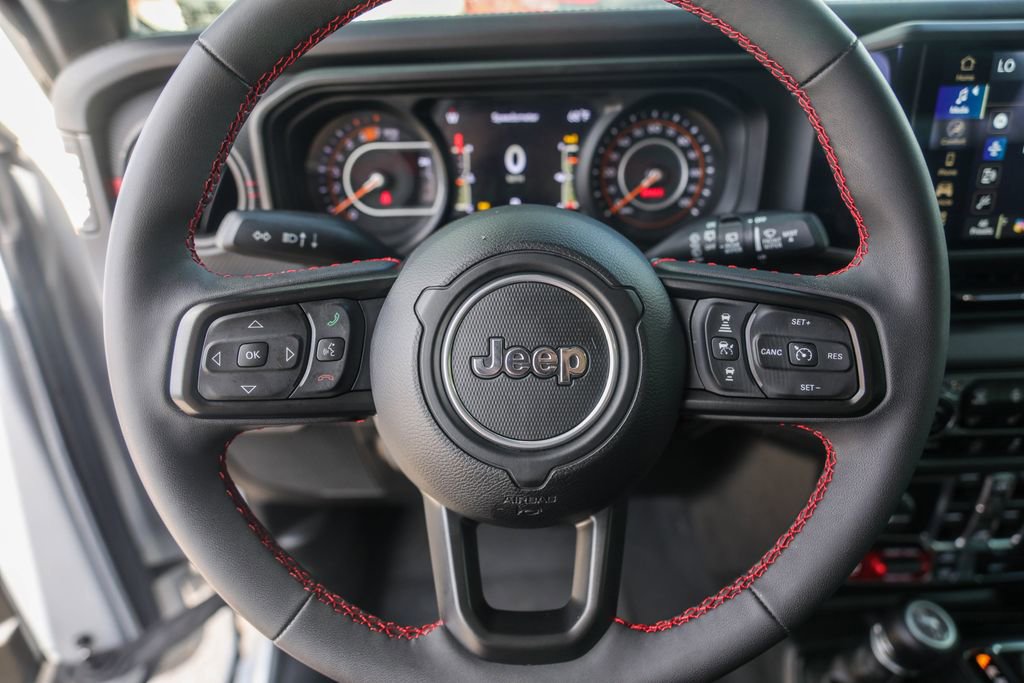 Used 2024 Jeep Wrangler Unlimited Rubicon w/ Convenience Group AWD/4WD image 12