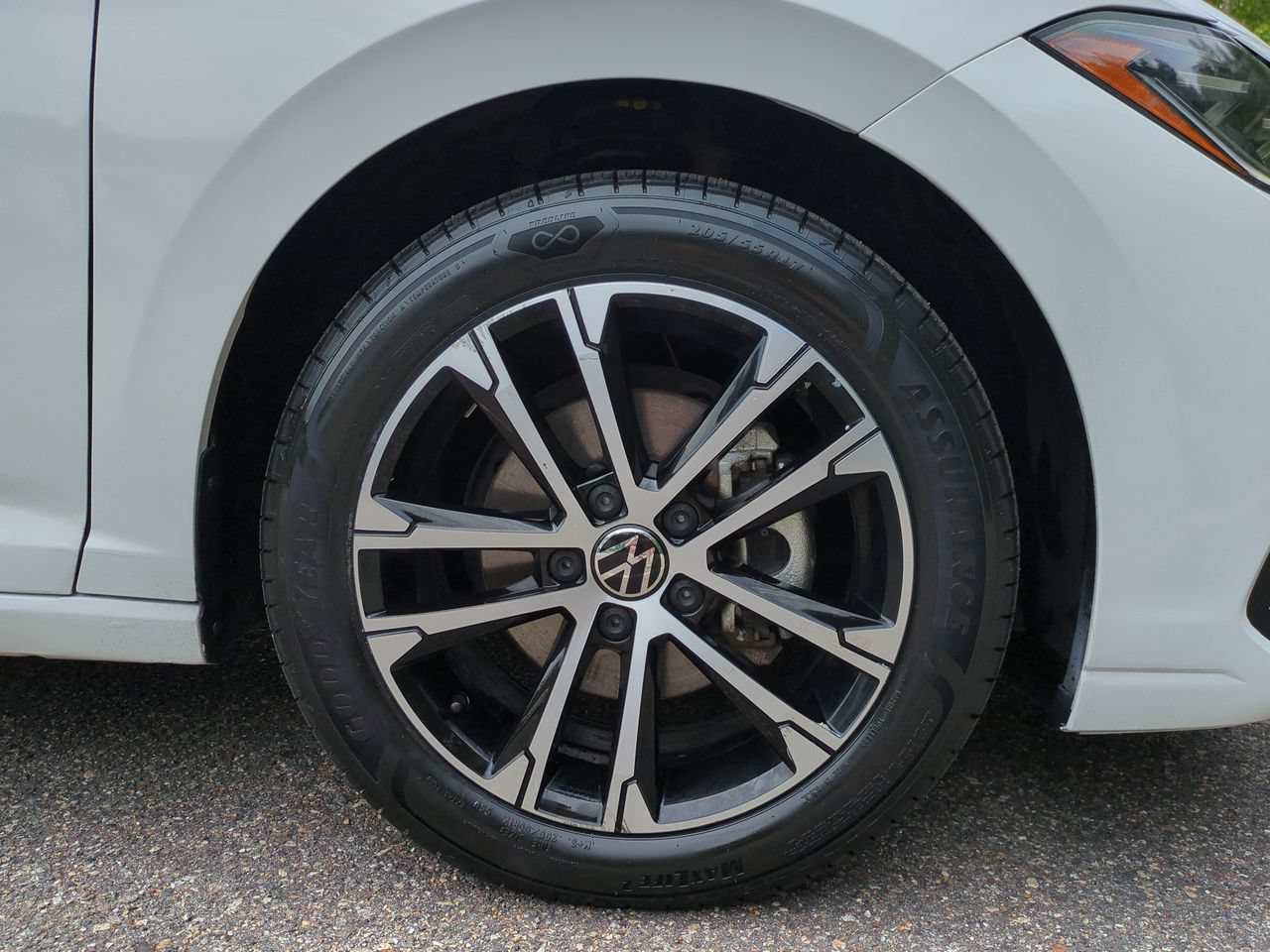 Used 2025 Volkswagen Jetta Sport FWD image 11