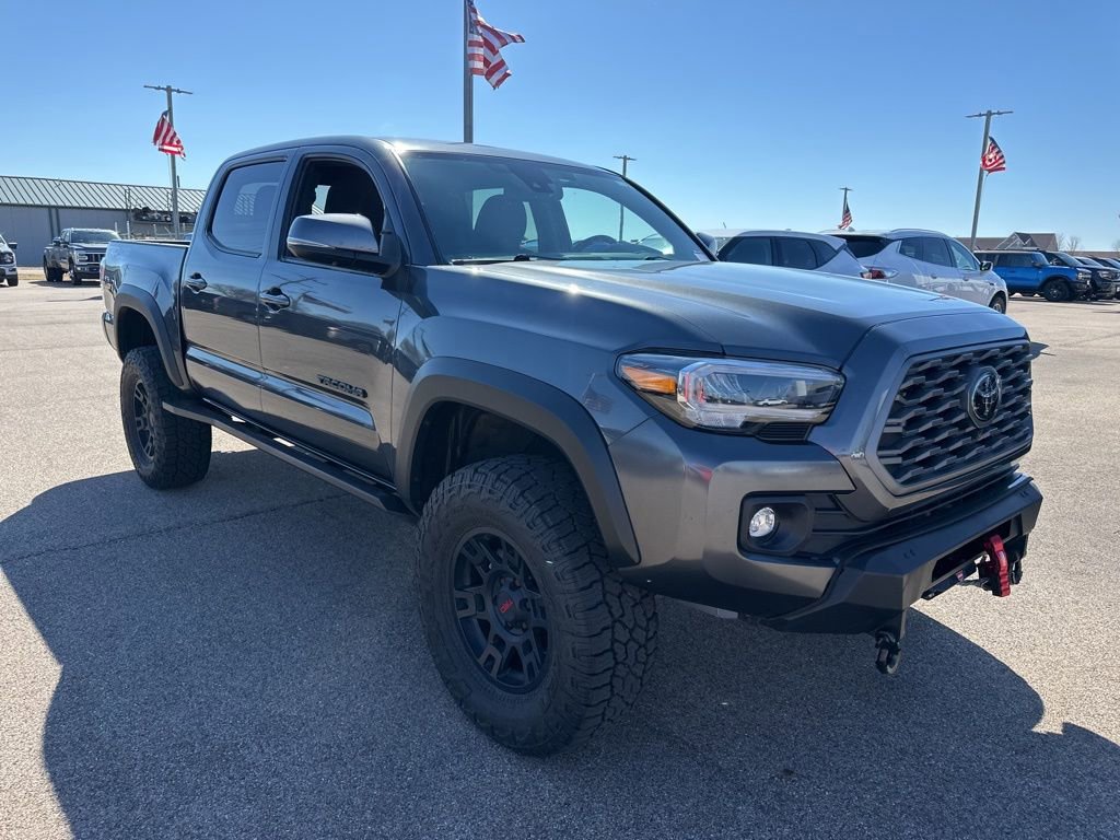 Used 2023 Toyota Tacoma TRD Off-Road w/ Advanced Technology Package image 4