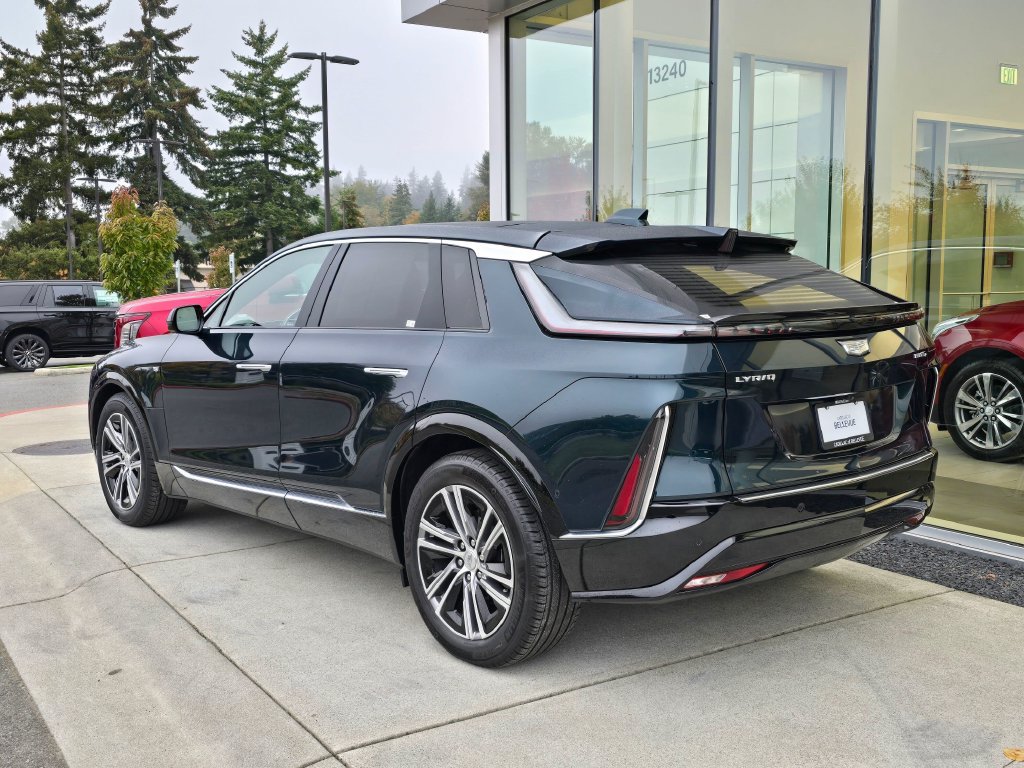Certified 2024 Cadillac Lyriq Luxury AWD/4WD image 3