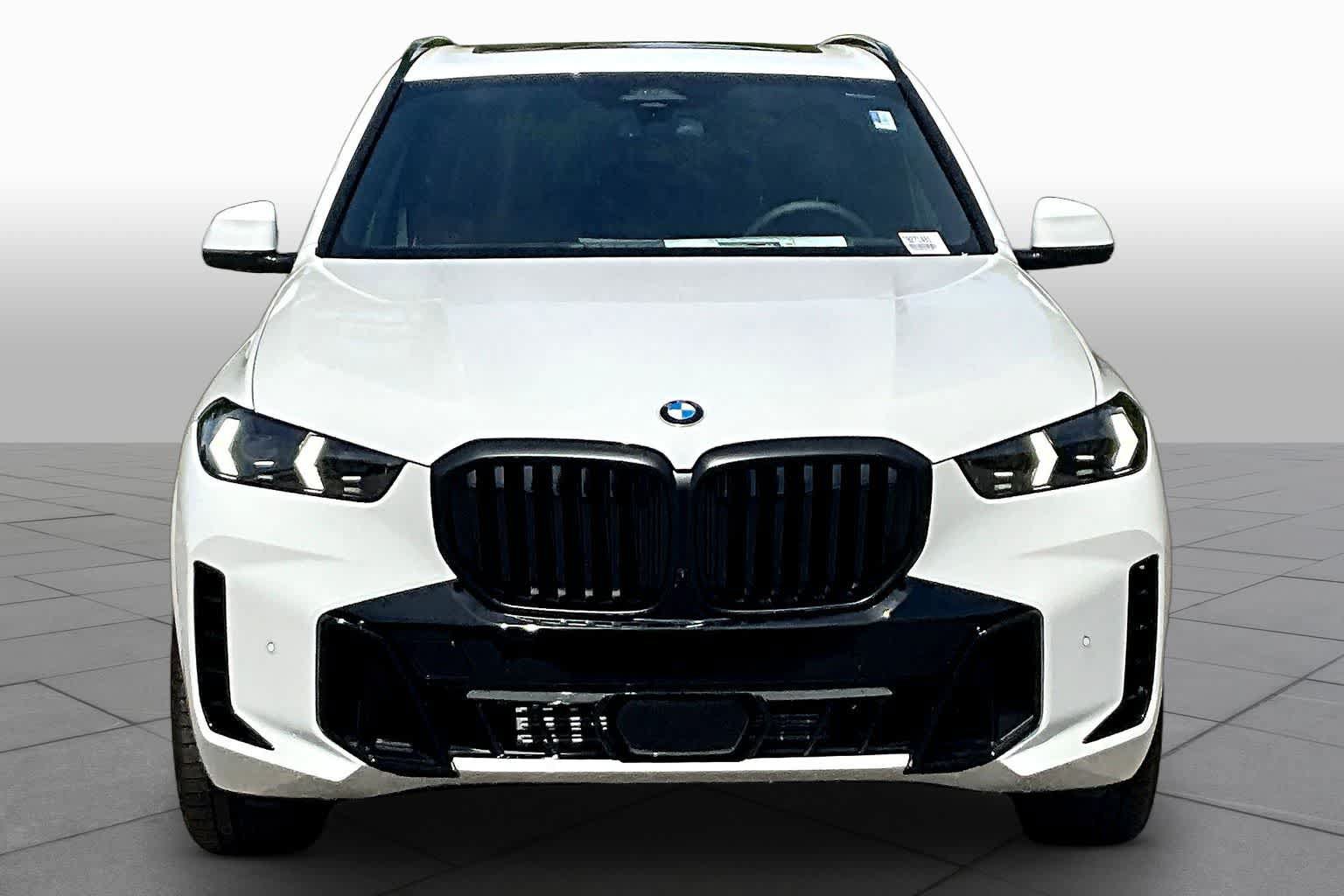 Used 2026 BMW X5 xDrive40i w/ M Sport Package AWD/4WD image 3