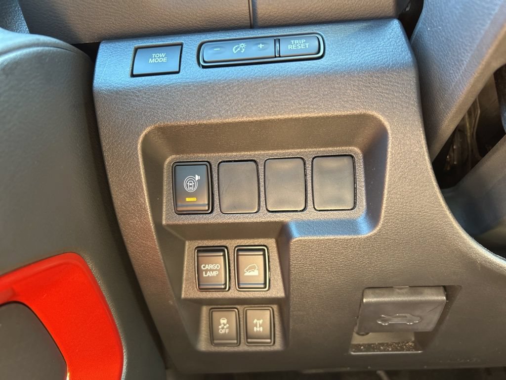 Certified 2025 Nissan Frontier PRO-4X AWD/4WD image 32