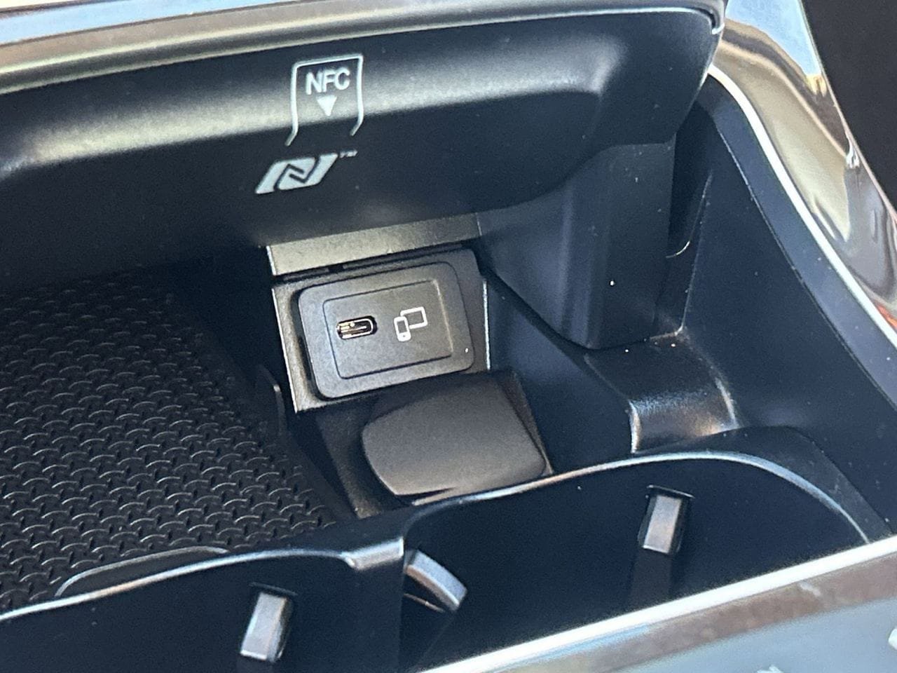 Used 2022 Mercedes-Benz E 350 Sedan image 25