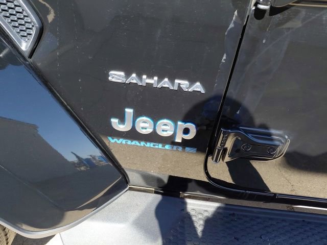 Used 2023 Jeep Wrangler Unlimited Sahara w/ Cold Weather Group AWD/4WD image 31