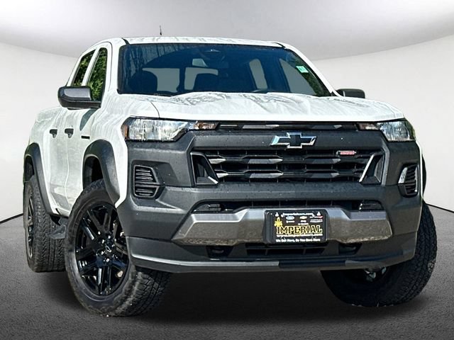 Used 2025 Chevrolet Colorado Trail Boss AWD/4WD image 2