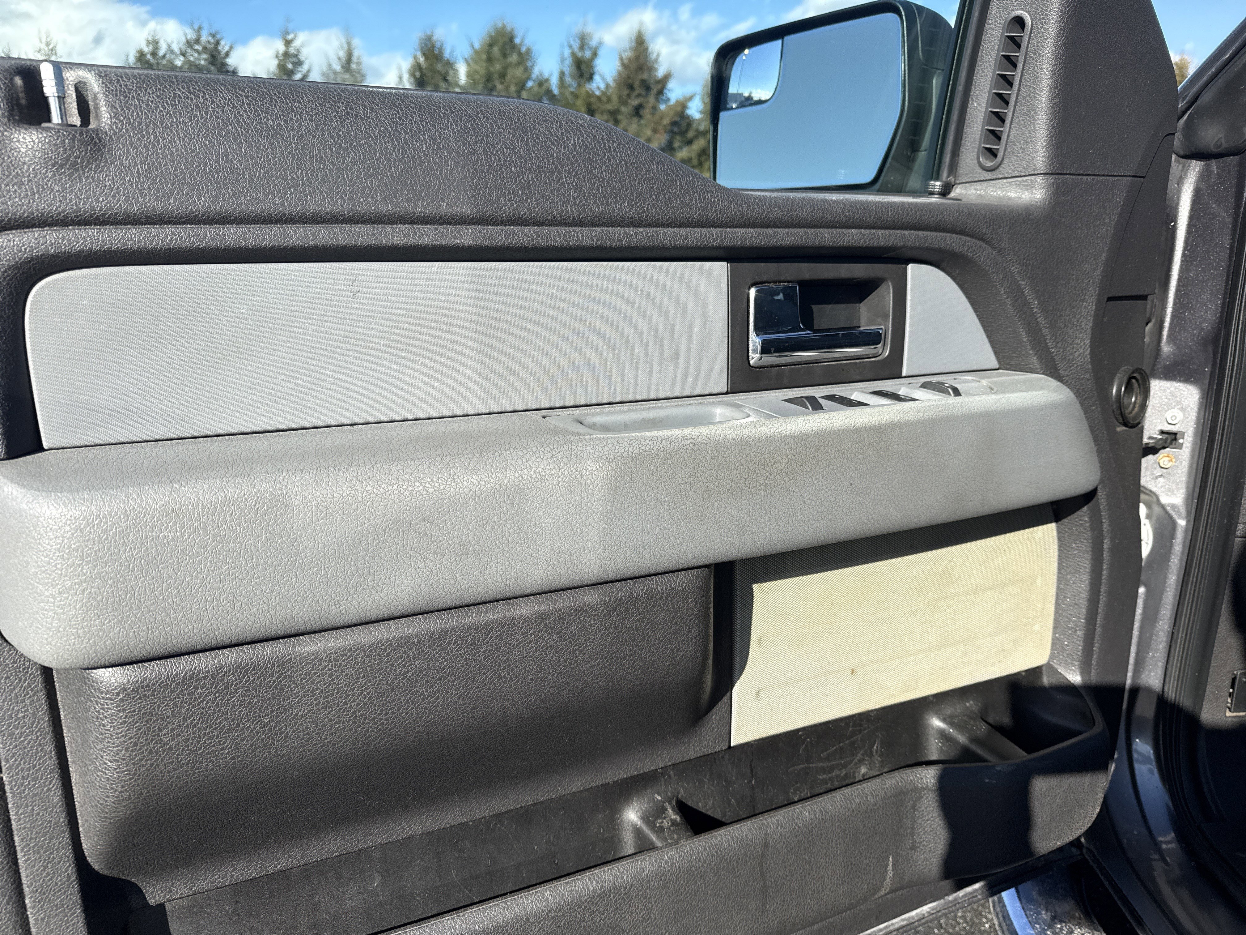 Used 2013 Ford F150 XLT w/ XLT Chrome Pkg image 13