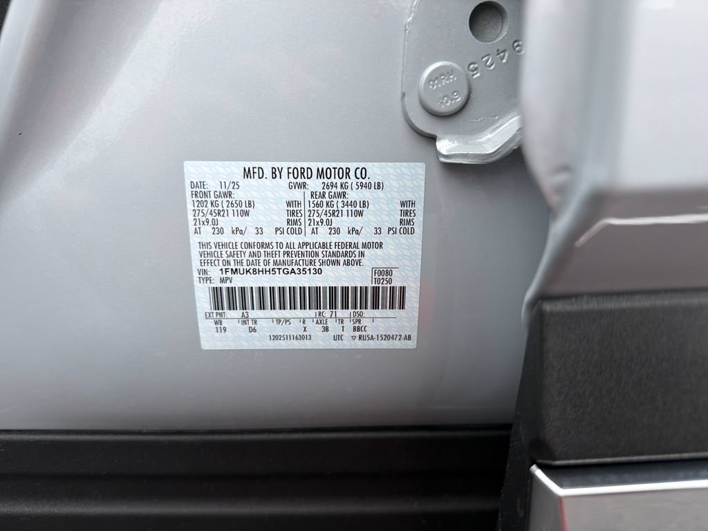Used 2026 Ford Explorer Platinum w/ LUX Leather Package AWD/4WD image 29