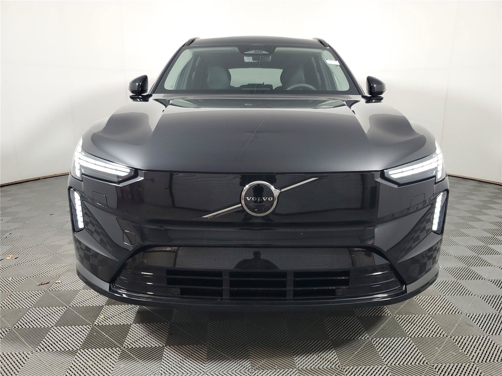 New 2026 Volvo EX90 Ultra AWD/4WD image 2