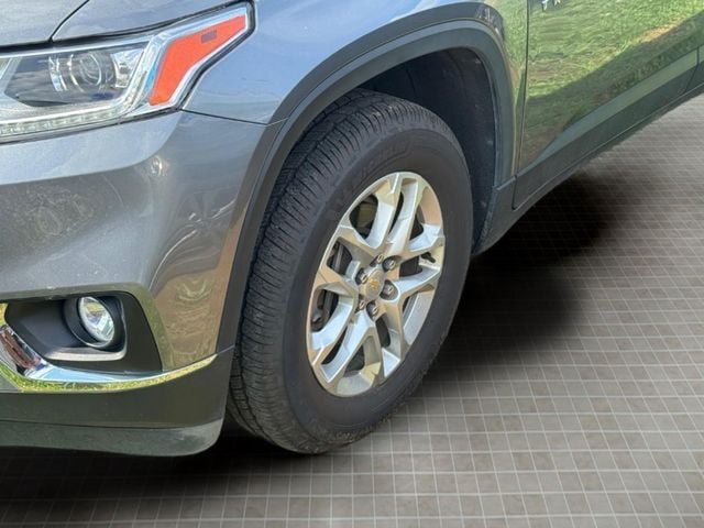 Used 2019 Chevrolet Traverse LT FWD image 5