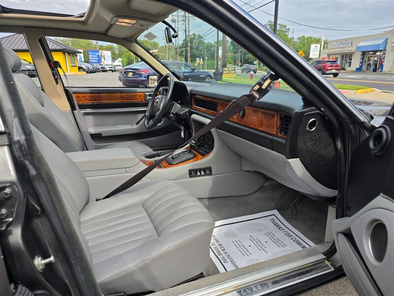 Used 1989 Jaguar XJ6 RWD image 17