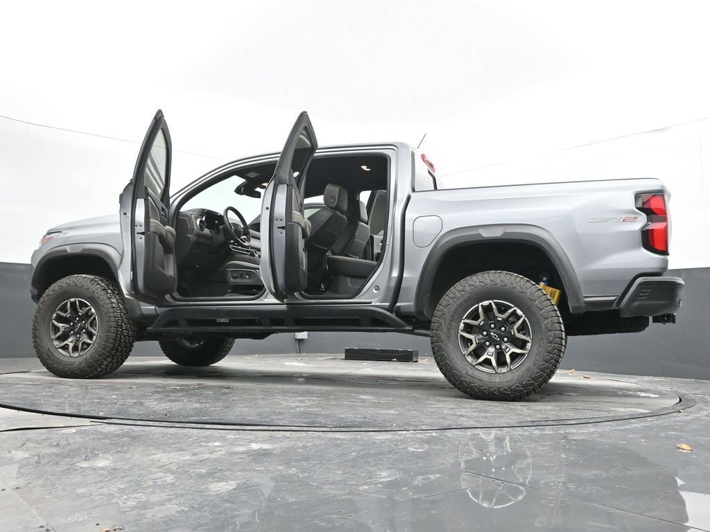 Used 2024 Chevrolet Colorado ZR2 w/ ZR2 Convenience Package III image 71