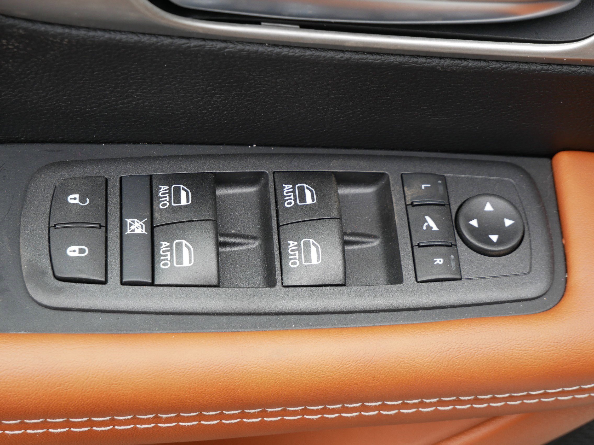 New 2026 Chrysler Pacifica Pinnacle w/ Trailer Tow Group image 13