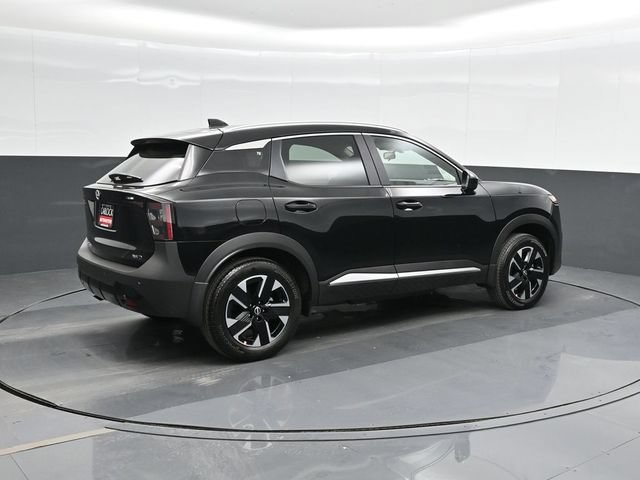 Used 2025 Nissan Kicks SV w/ SV Premium Package AWD/4WD image 3