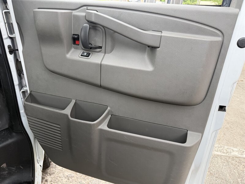 Used 2021 Chevrolet Express 3500 w/ Driver Convenience Package RWD image 22