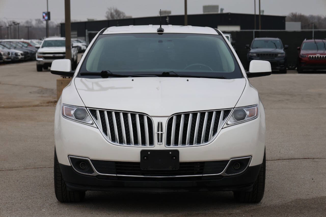Used 2011 Lincoln MKX 2WD image 5