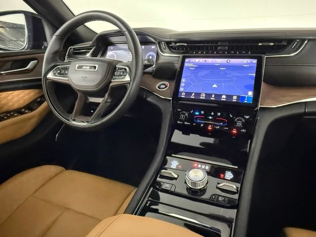 Used 2025 Jeep Grand Cherokee L Summit w/ Obsidian Package AWD/4WD image 15