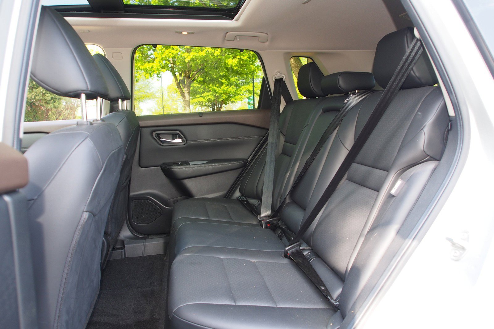 Used 2023 Nissan Rogue SV w/ SV Premium B Package AWD/4WD image 18