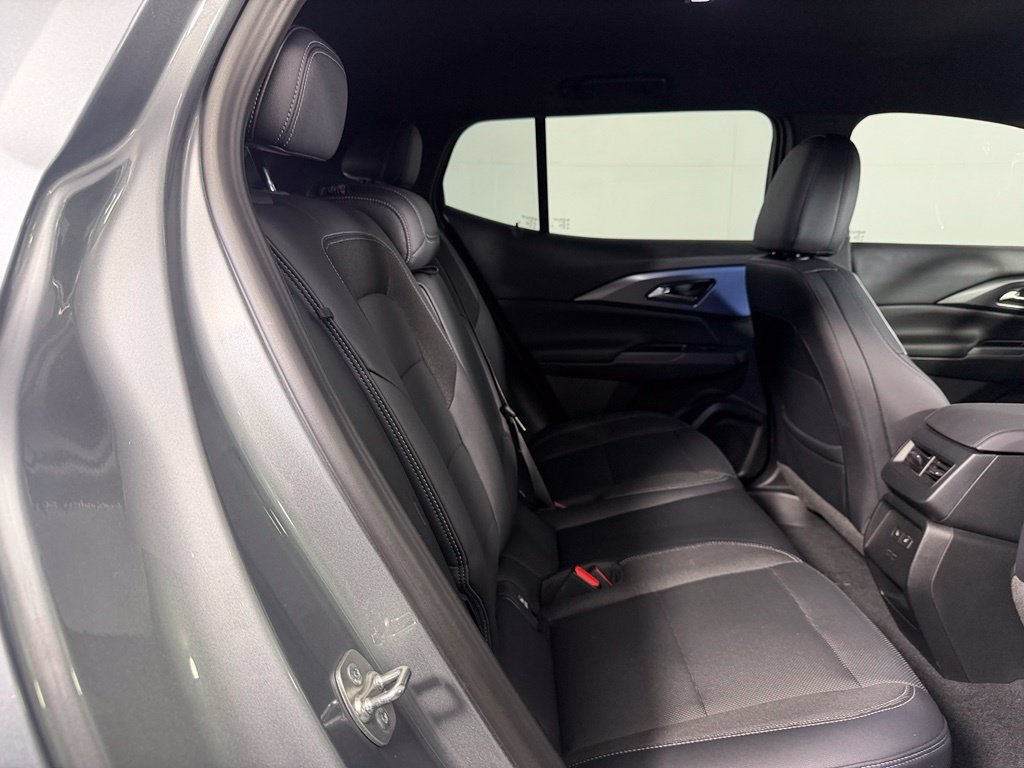 Used 2024 Chevrolet Equinox EV LT FWD image 21