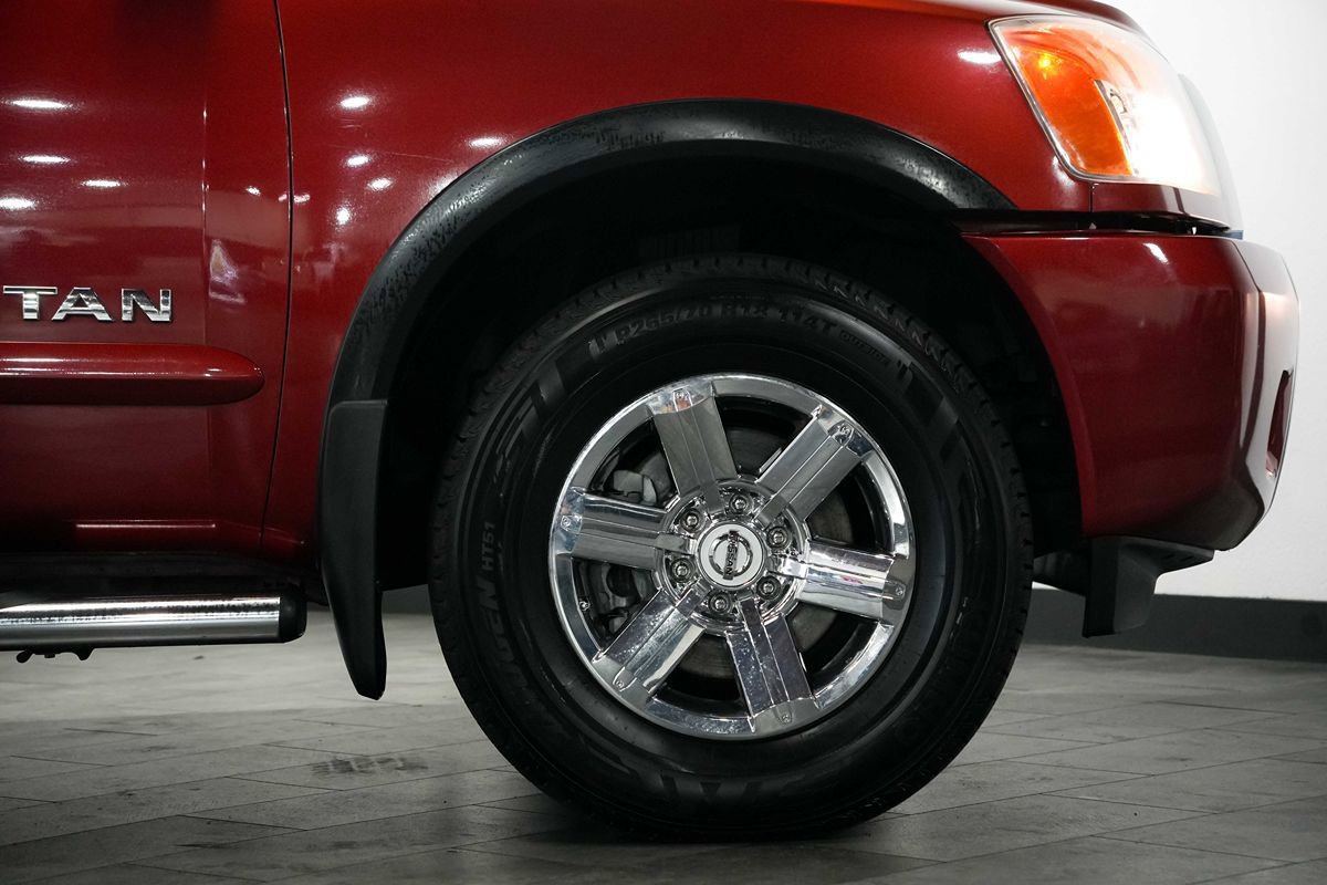 Used 2015 Nissan Titan SV RWD image 9