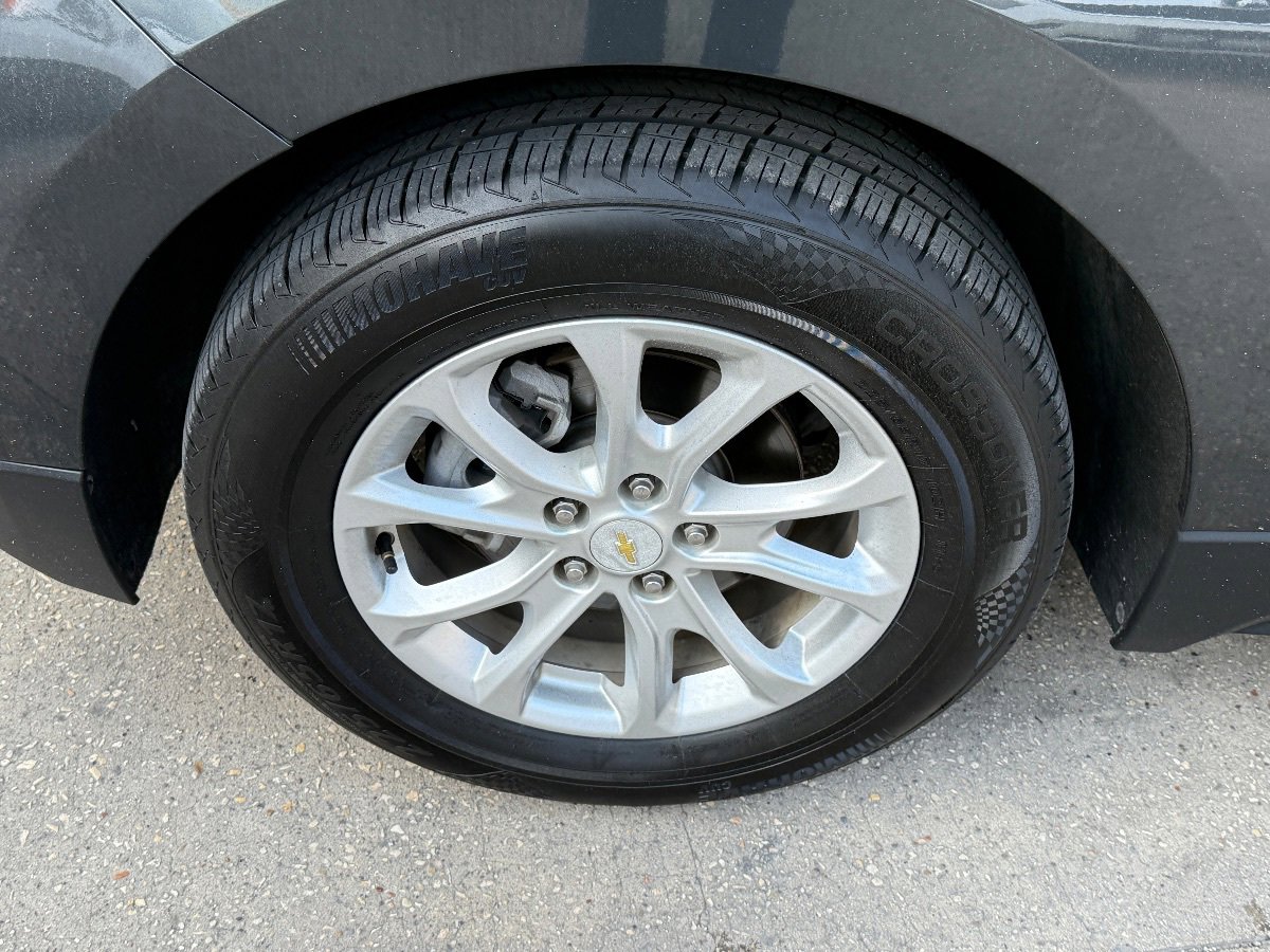 Used 2020 Chevrolet Equinox LT w/ Driver Convenience Package FWD image 9
