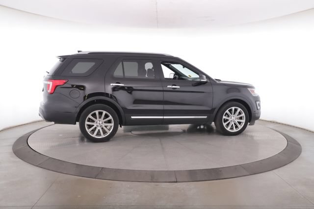 Used 2017 Ford Explorer Limited w/ Equipment Group 301A AWD/4WD image 11