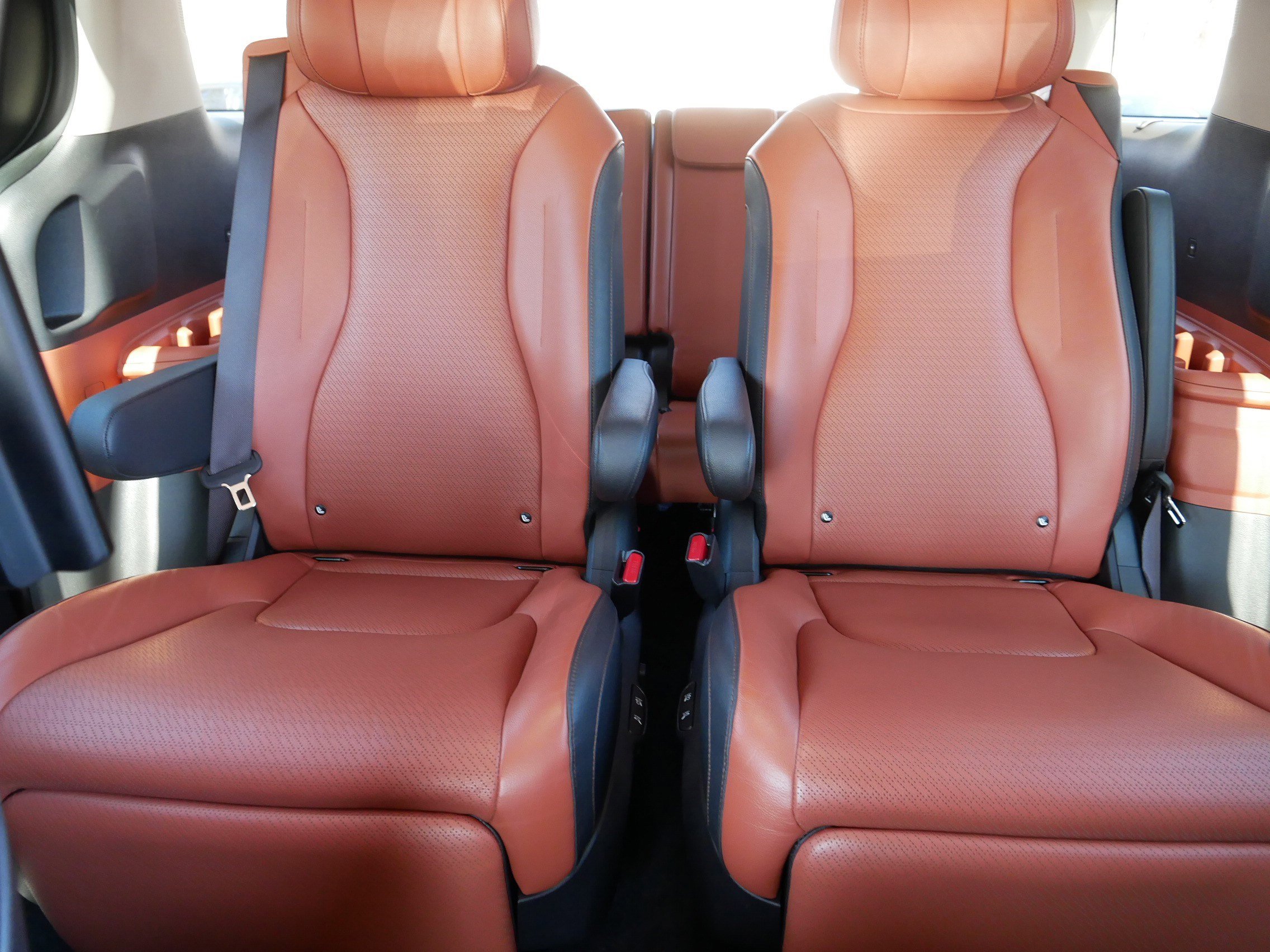 Used 2025 Kia Carnival SX Prestige image 13