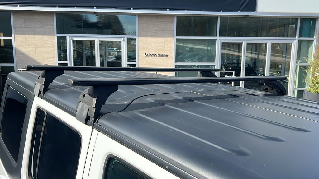 Used 2017 Jeep Wrangler Unlimited Sahara w/ Connectivity Group image 17