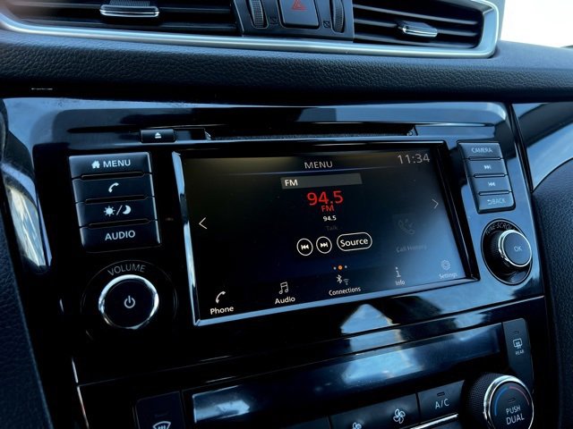 Used 2020 Nissan Rogue Sport SV image 41