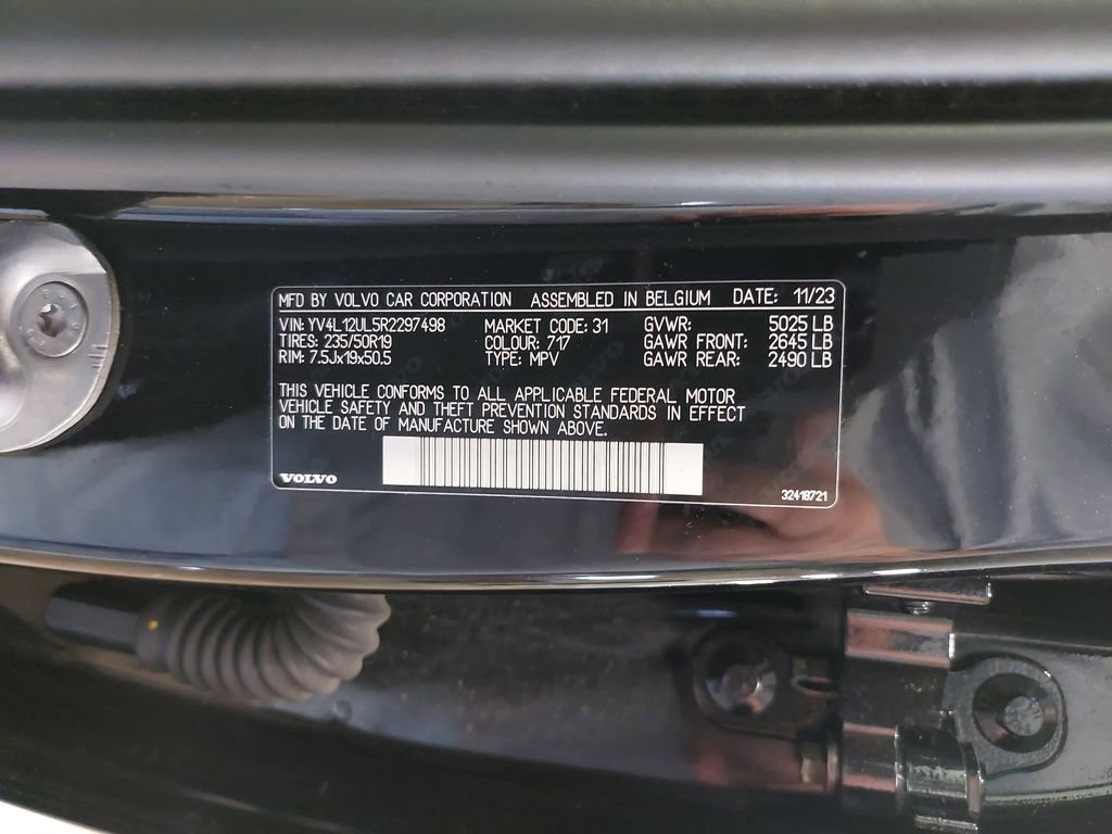 Used 2024 Volvo XC40 B5 Plus w/ Climate Package AWD/4WD image 36