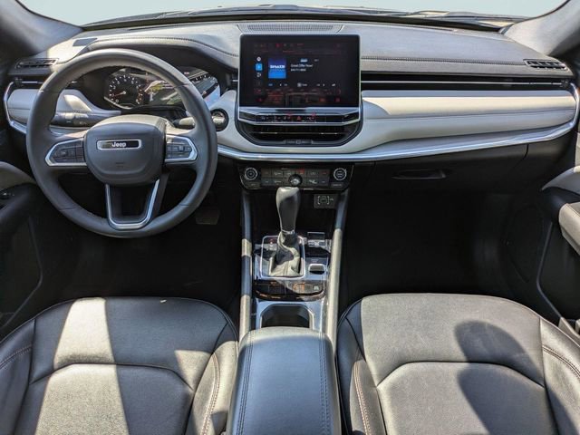 Used 2024 Jeep Compass Limited image 17