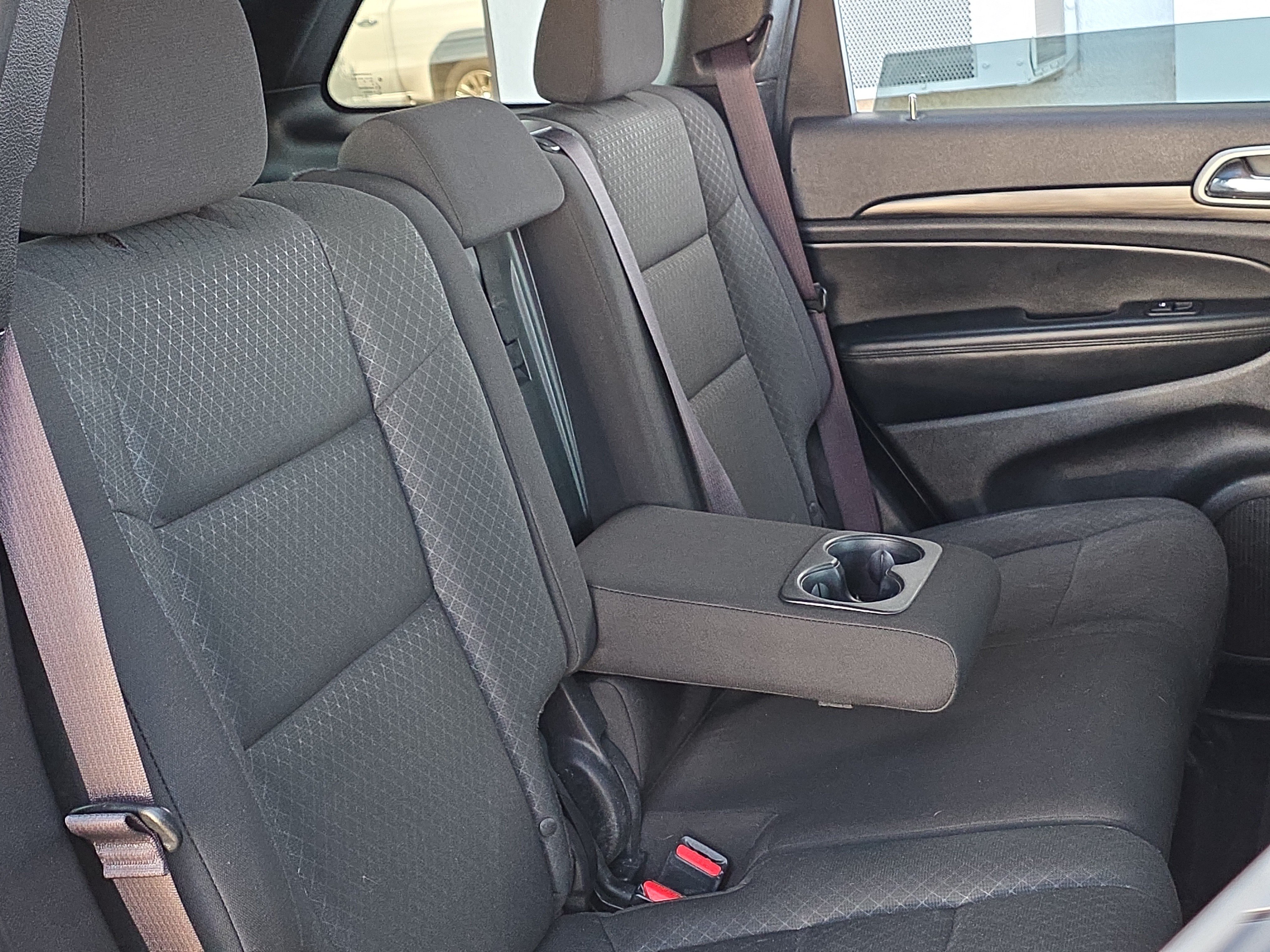 Used 2021 Jeep Grand Cherokee Laredo RWD image 25