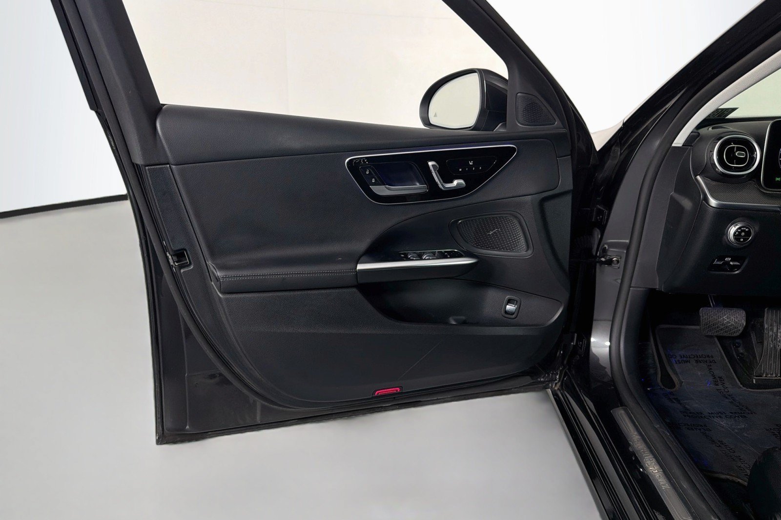 Used 2022 Mercedes-Benz C 300 Sedan image 21