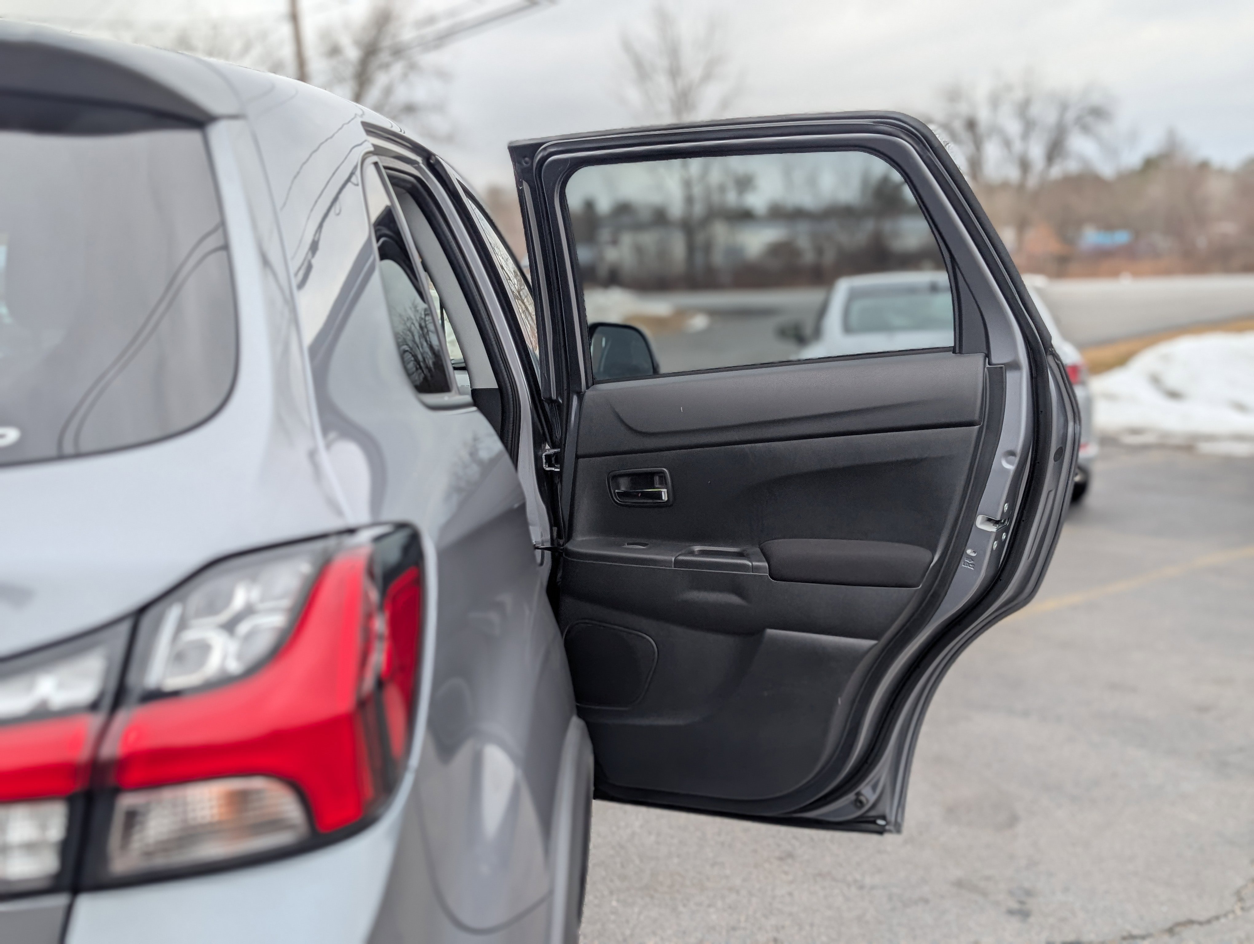 Used 2024 Mitsubishi Outlander Sport ES image 32