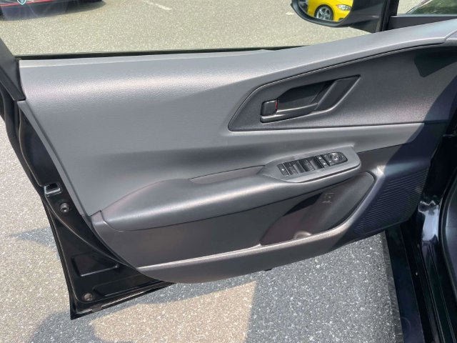 Certified 2025 Toyota Prius LE FWD image 18