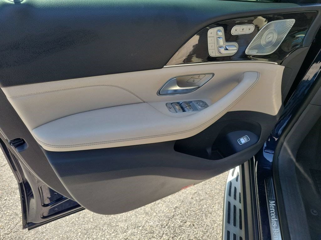 Used 2020 Mercedes-Benz GLS 450 4MATIC image 19