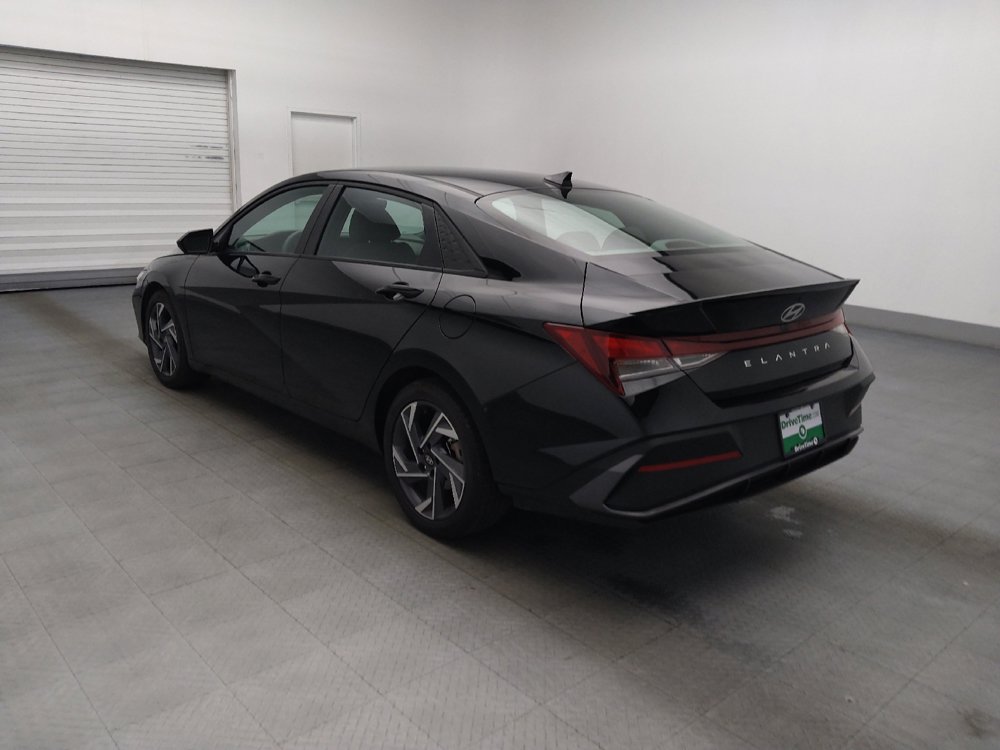 Used 2025 Hyundai Elantra Sport FWD image 3