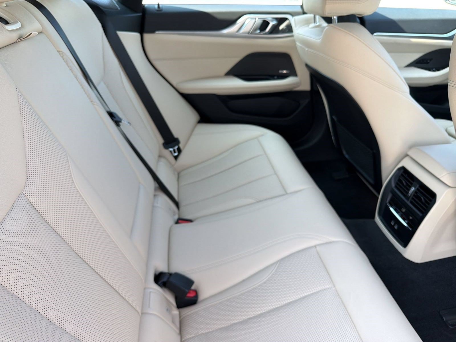 Used 2024 BMW i4 eDrive35 w/ Premium Package RWD image 31