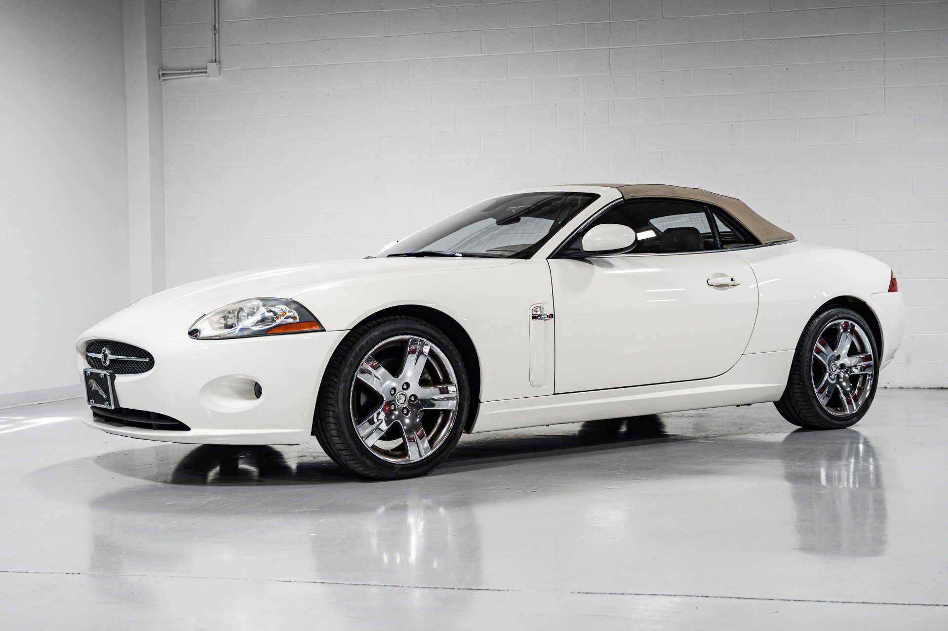 Used 2007 Jaguar XK Convertible image 34